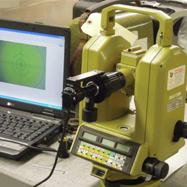 Surveying instrument aligned with a computer display